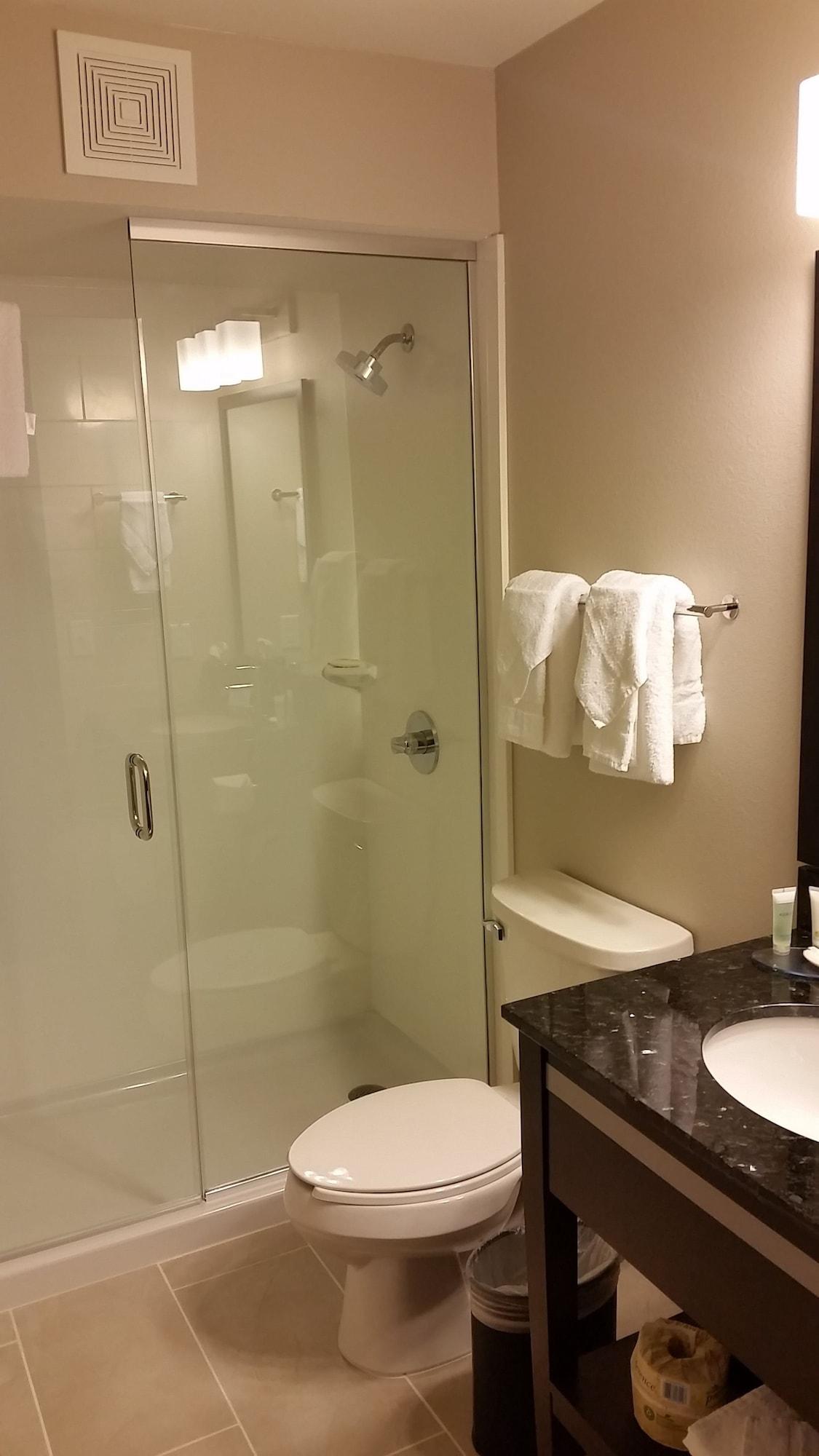 Best Western Harvest Inn & Suites Гранд Форкс Екстериор снимка