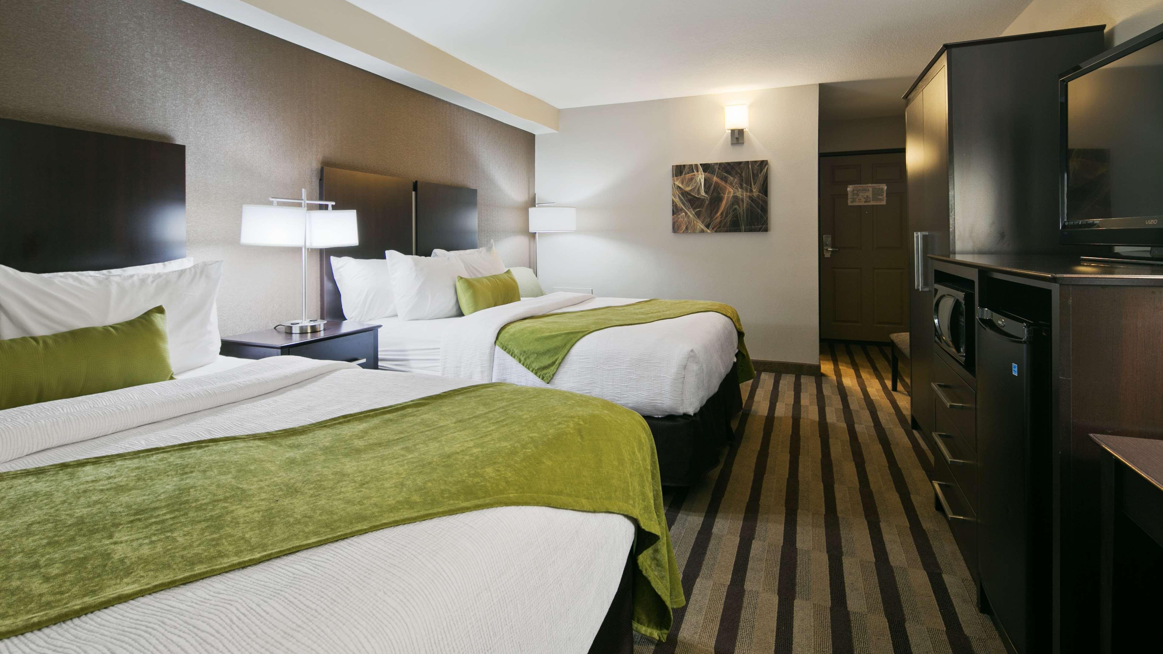 Best Western Harvest Inn & Suites Гранд Форкс Екстериор снимка
