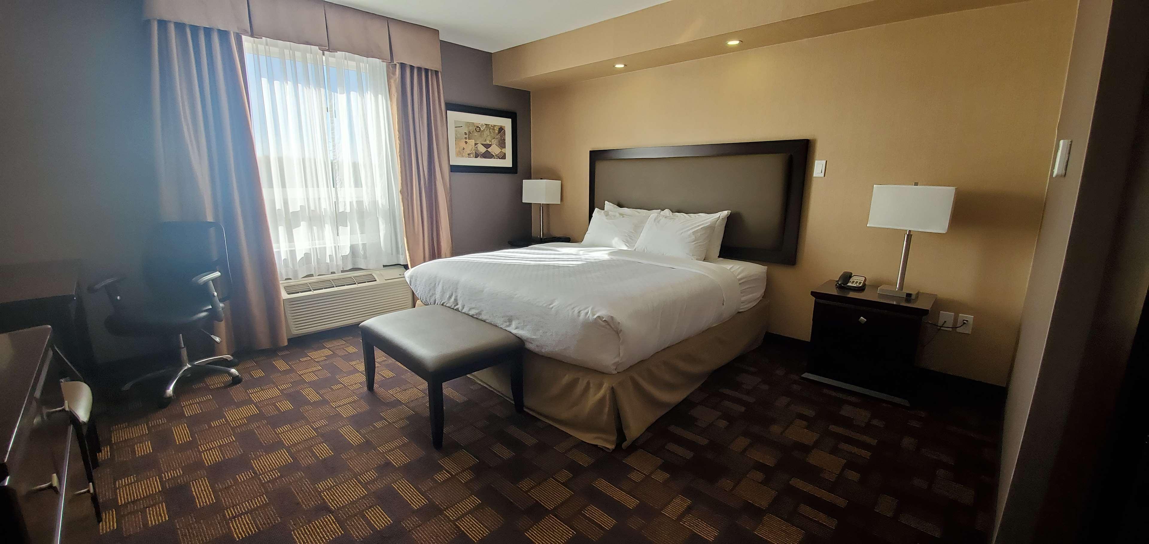 Best Western Harvest Inn & Suites Гранд Форкс Екстериор снимка