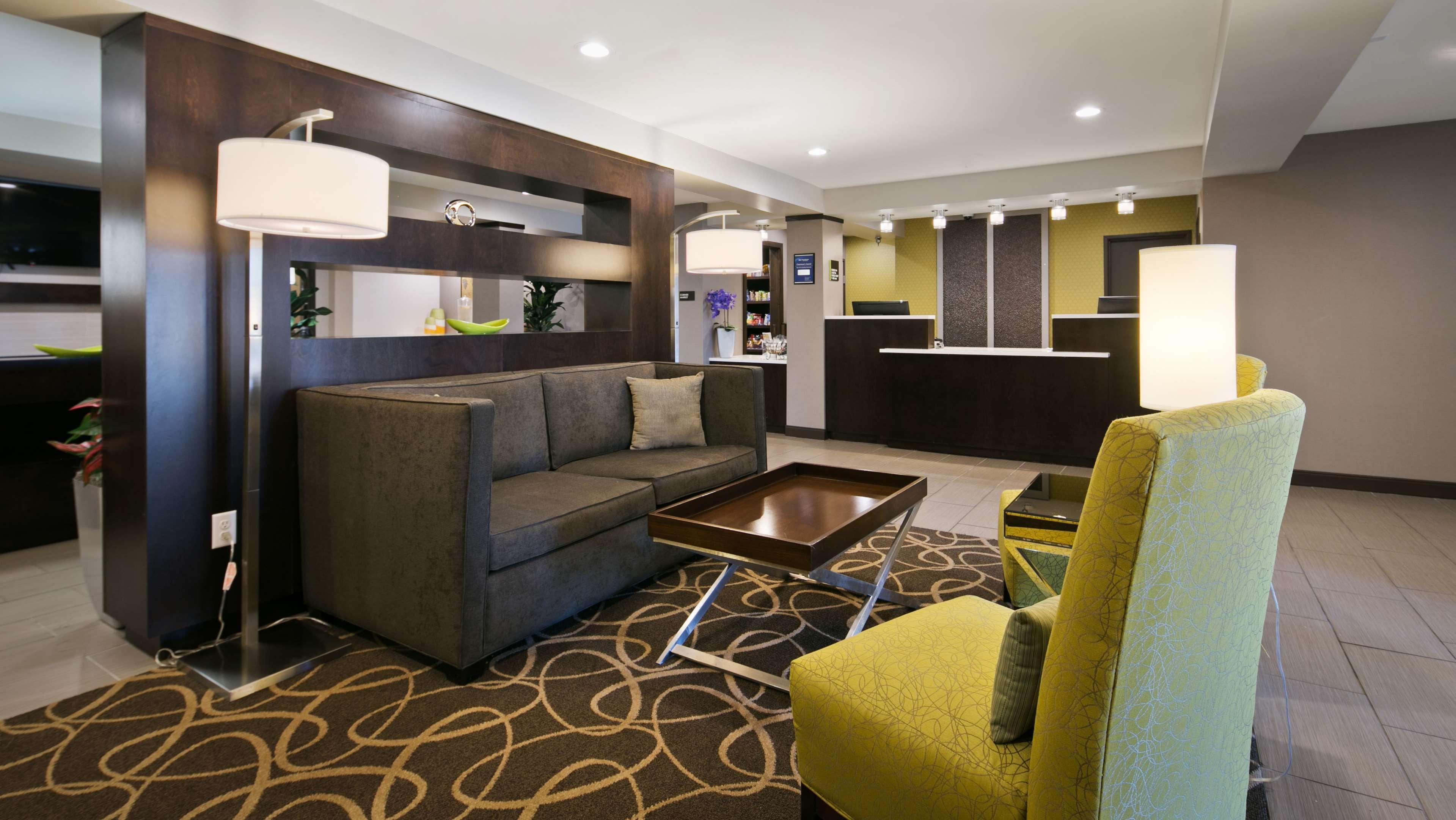 Best Western Harvest Inn & Suites Гранд Форкс Екстериор снимка
