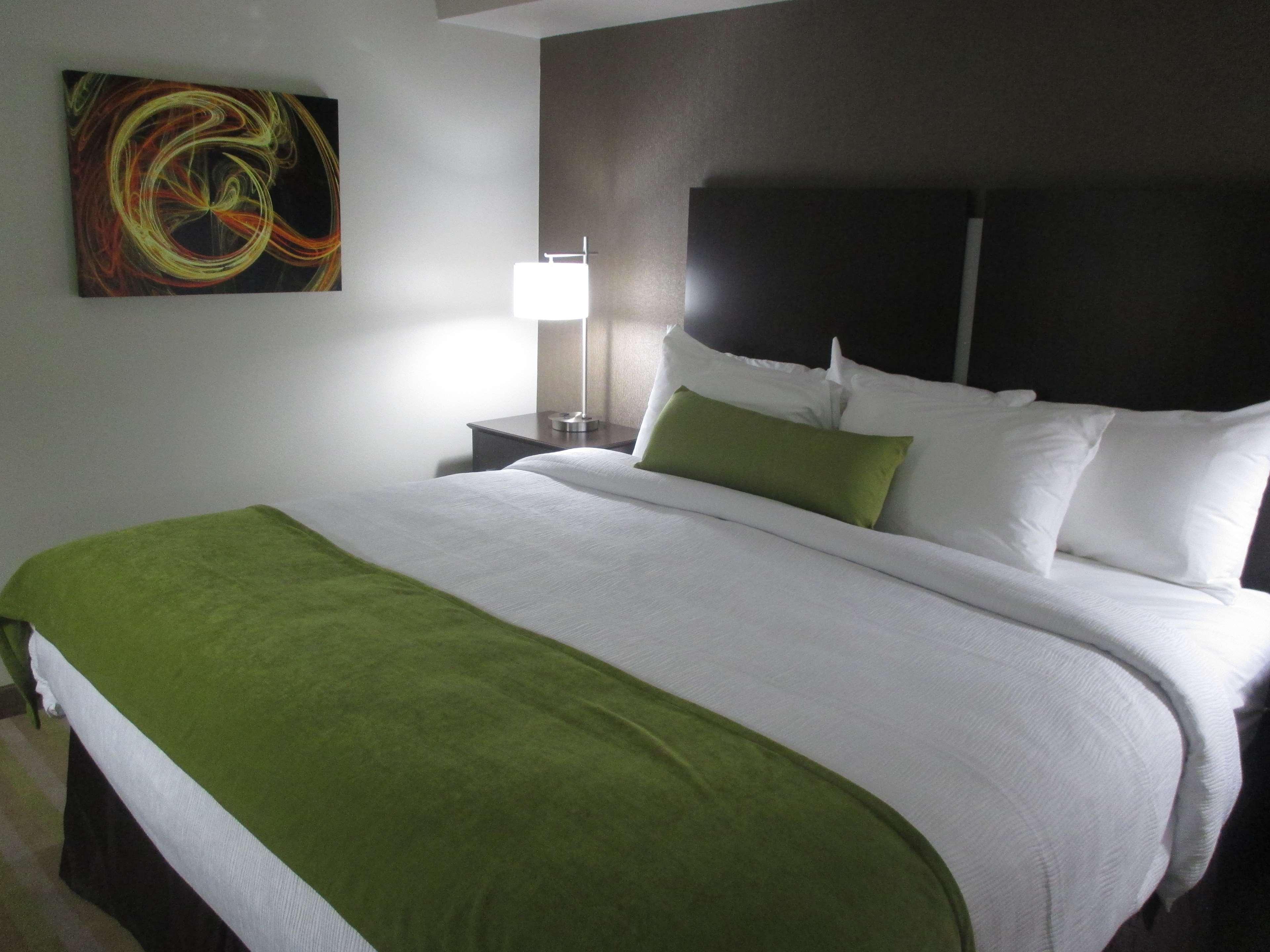 Best Western Harvest Inn & Suites Гранд Форкс Екстериор снимка