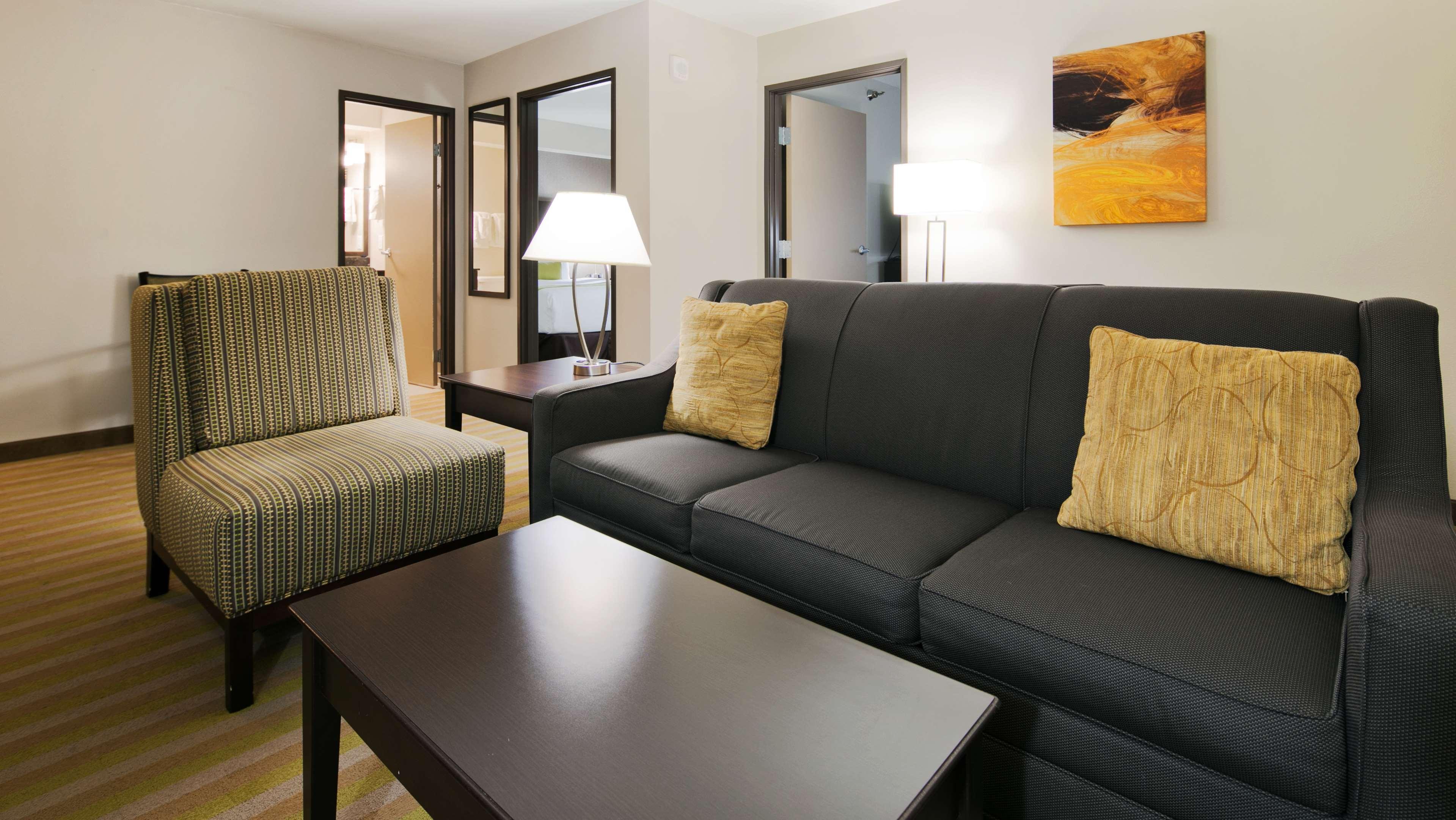 Best Western Harvest Inn & Suites Гранд Форкс Екстериор снимка