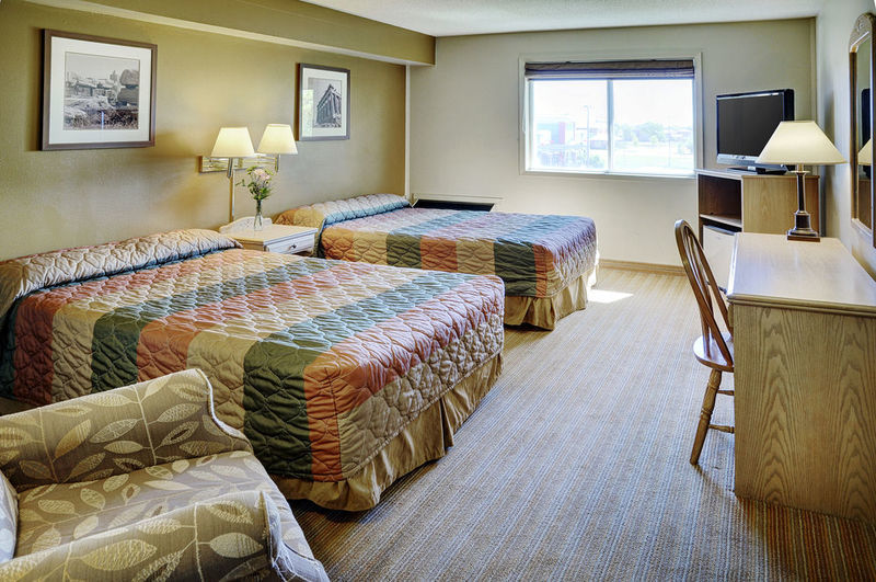 Best Western Harvest Inn & Suites Гранд Форкс Екстериор снимка